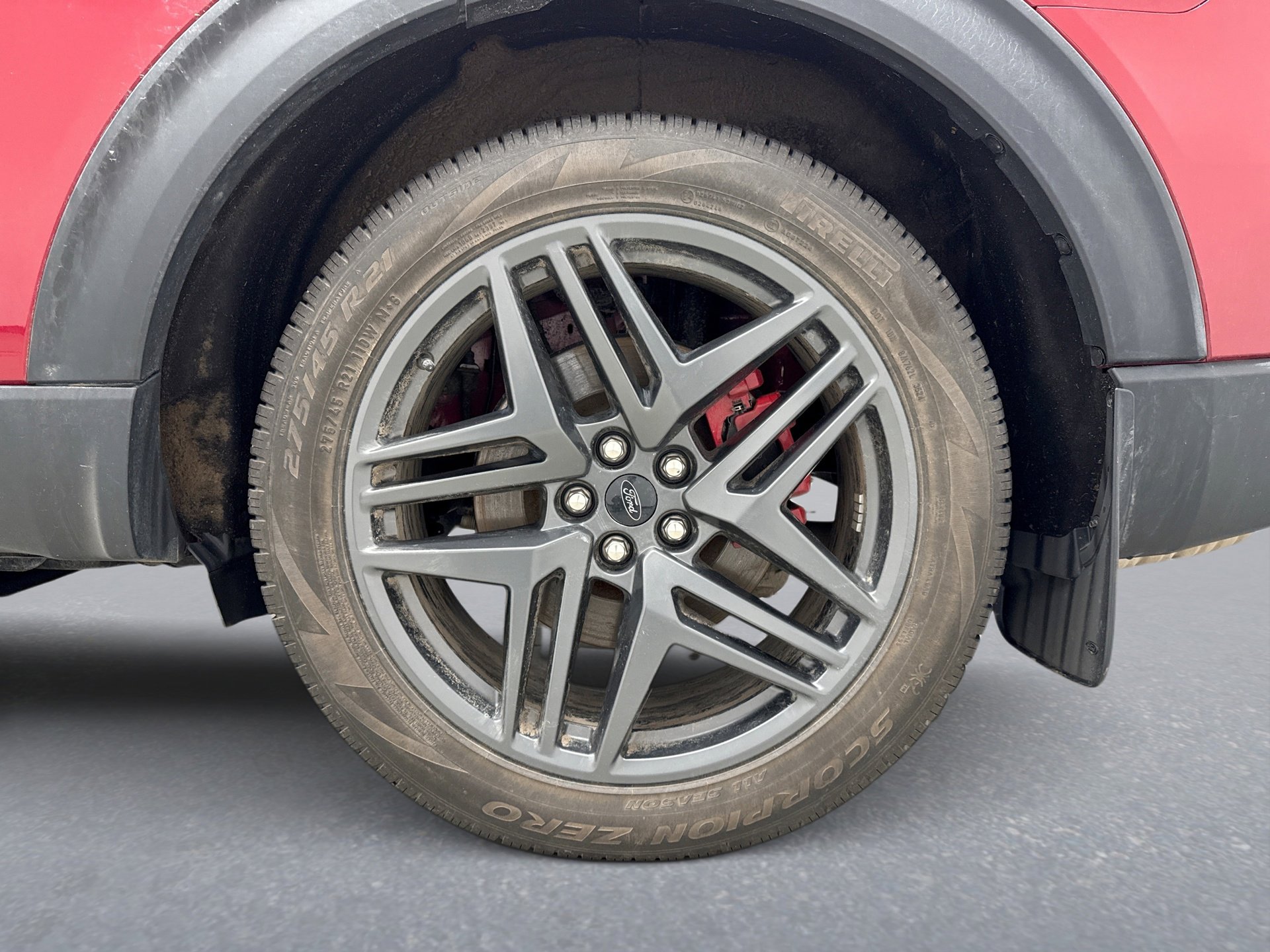 Used 2025 Ford Explorer ST image 12