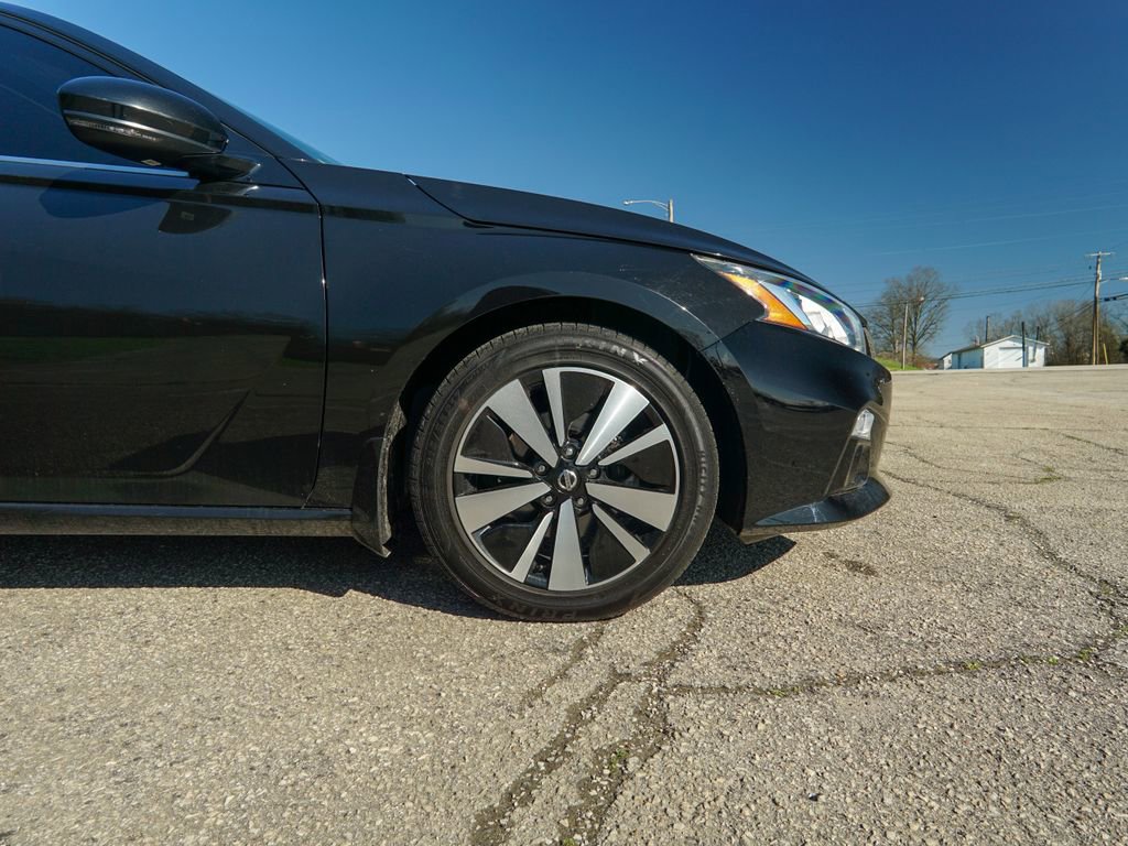 Used 2019 Nissan Altima 2.5 SV image 11