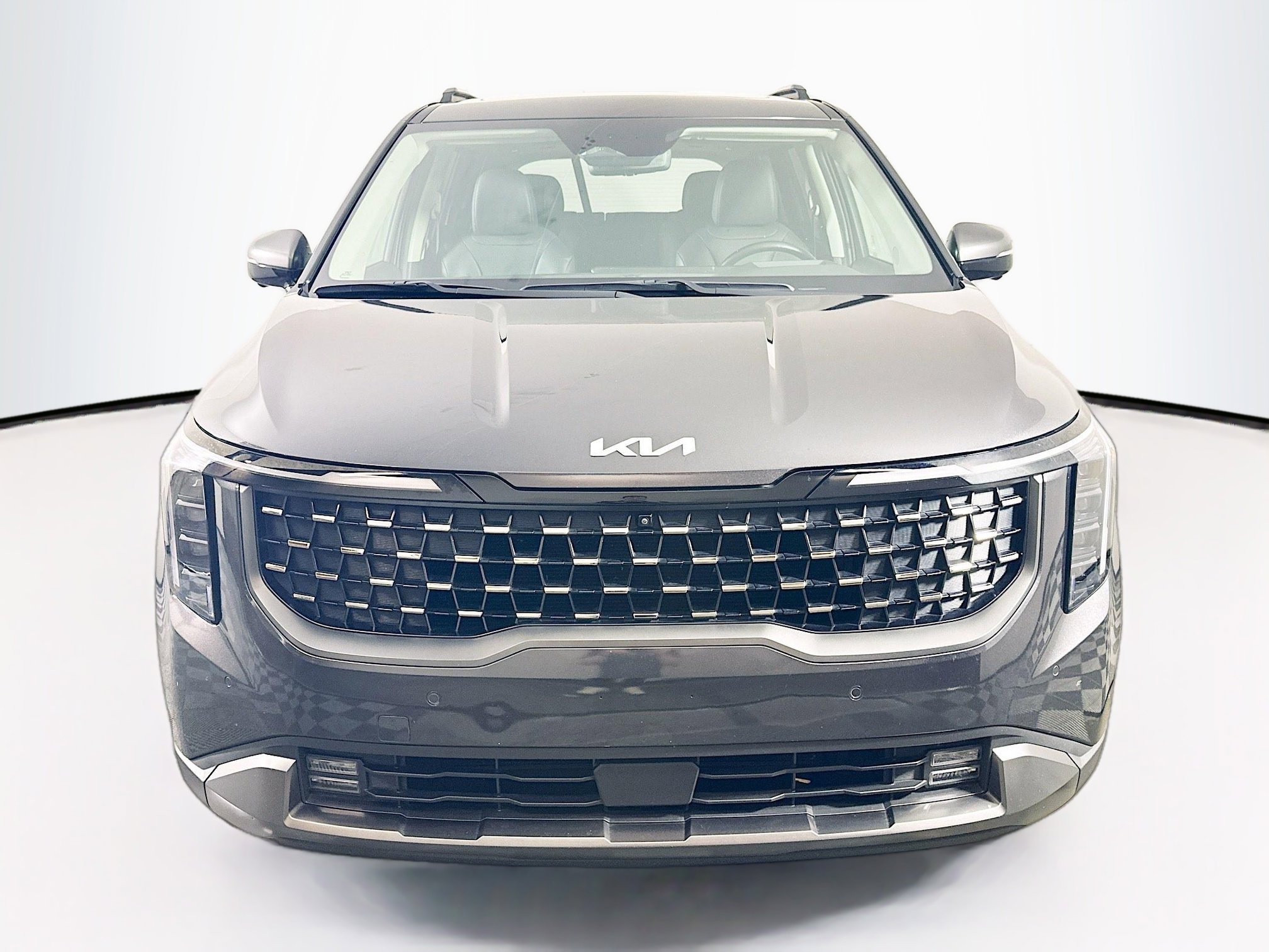 Used 2025 Kia Carnival SX Prestige image 2