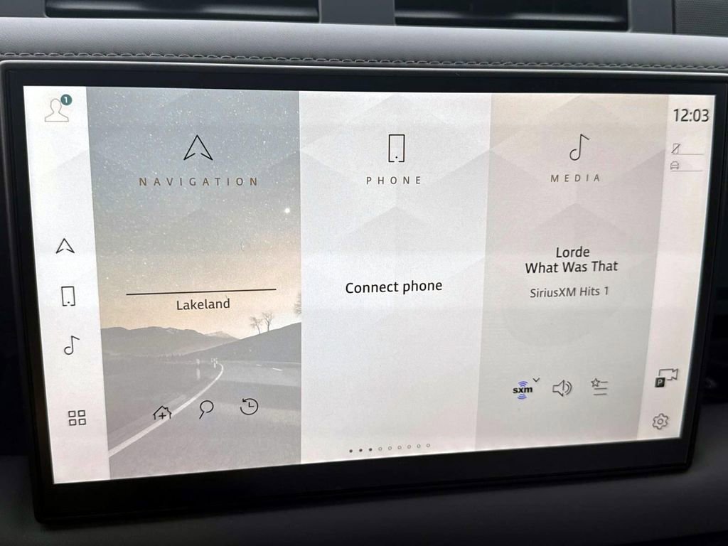 New 2025 Land Rover Defender 130 X-Dynamic SE image 21