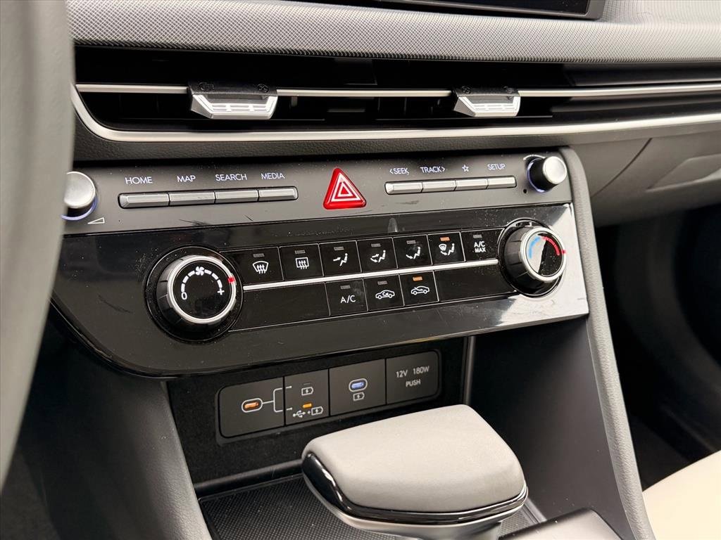 Used 2025 Hyundai Sonata SE image 25