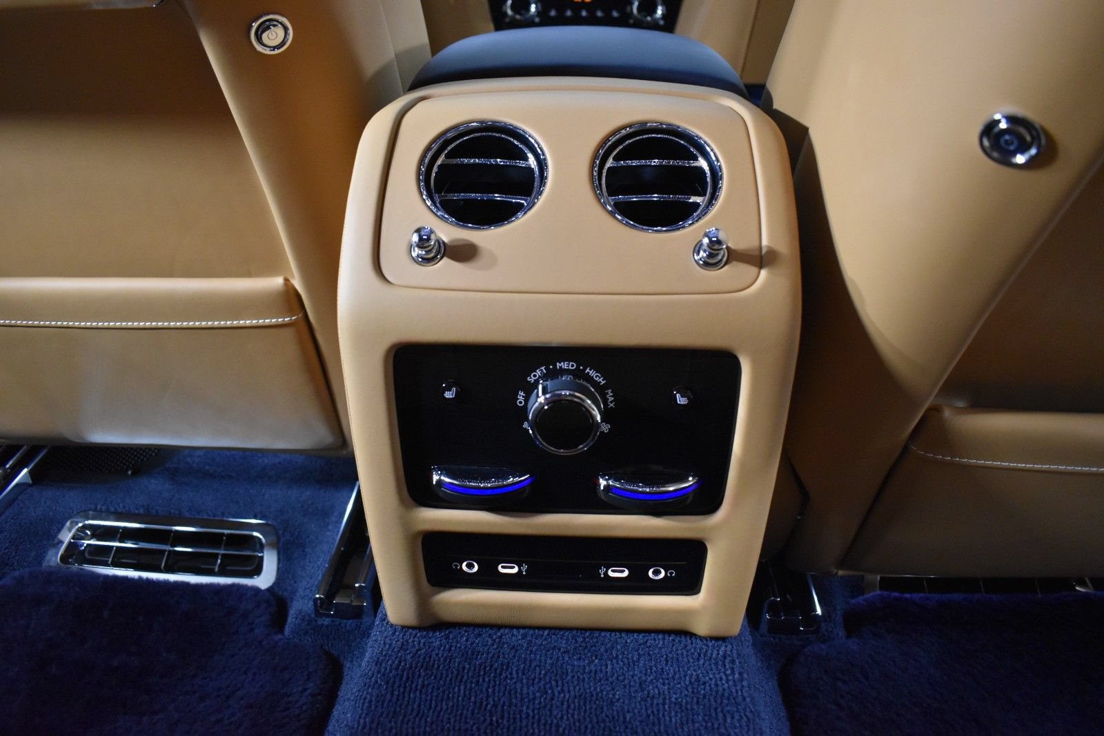 Certified 2025 Rolls-Royce Ghost AWD/4WD image 30