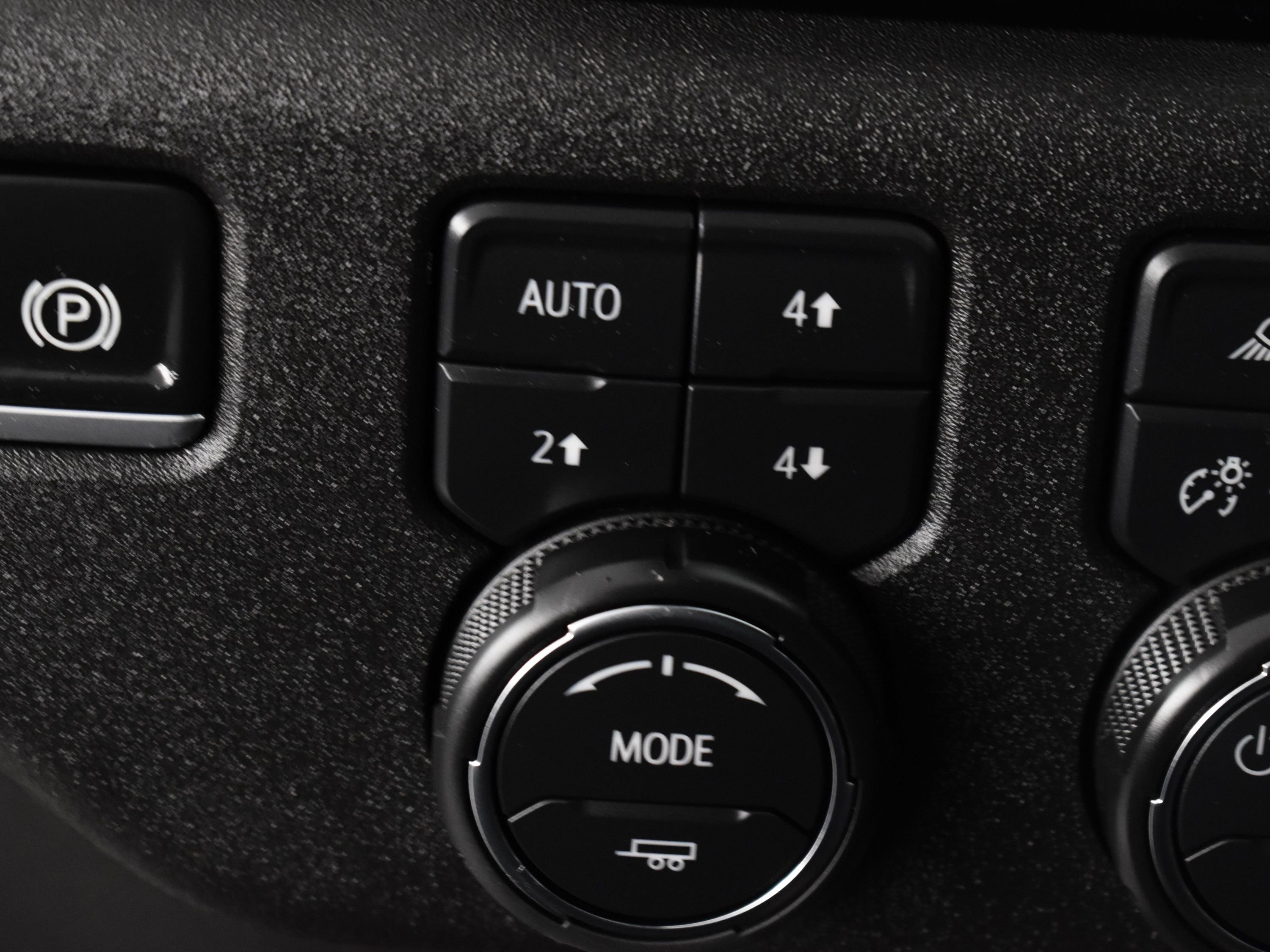 Used 2025 Chevrolet Silverado 2500 High Country w/ High Country Premium Package image 31