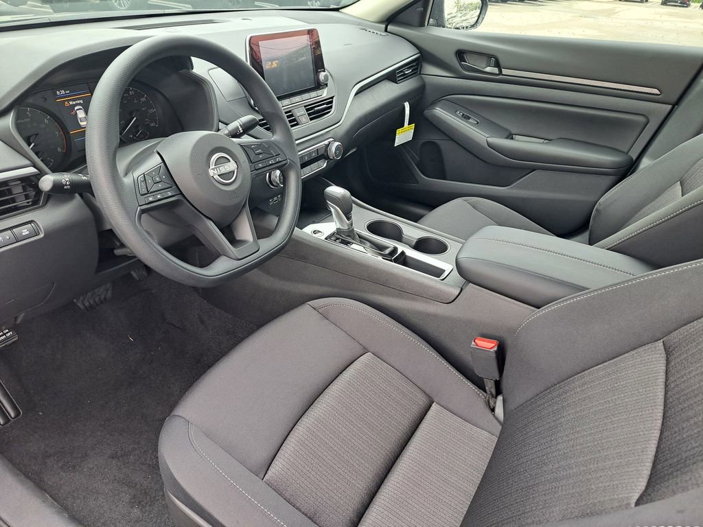 Used 2025 Nissan Altima 2.5 S image 13