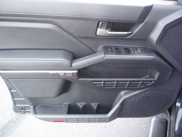 Used 2025 Toyota Tacoma TRD Off-Road AWD/4WD image 19