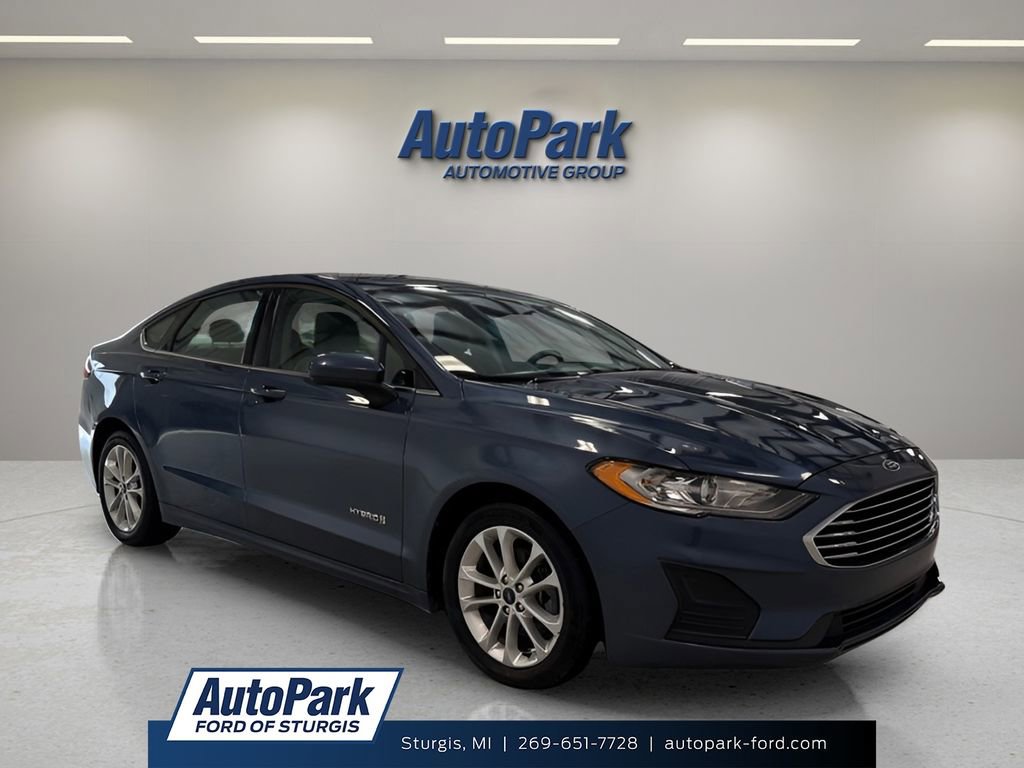 Used 2019 Ford Fusion SE image 1