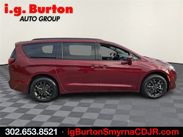 Used 2020 Chrysler Pacifica Touring-L image 7
