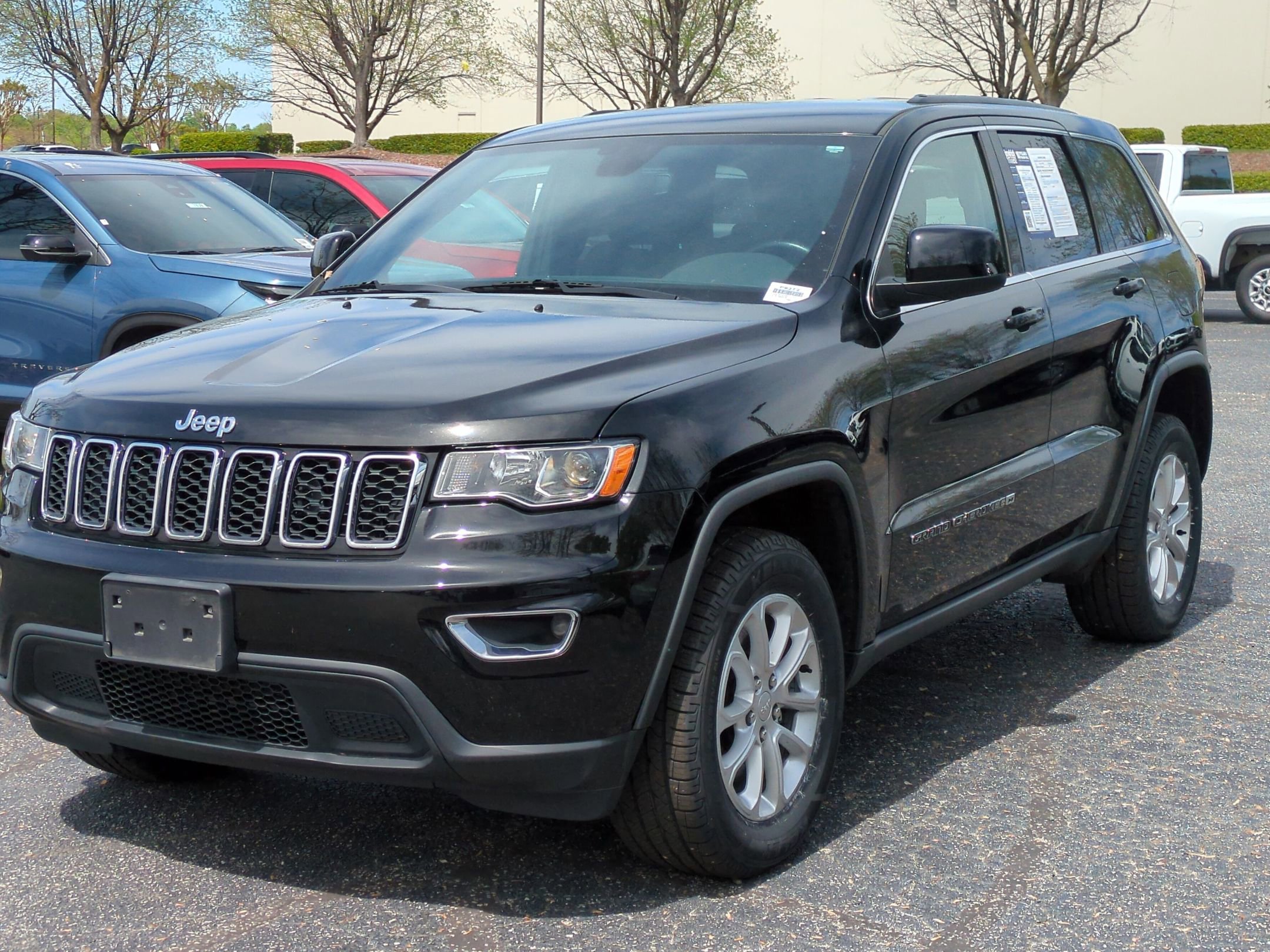 Used 2022 Jeep Grand Cherokee Laredo E image 5