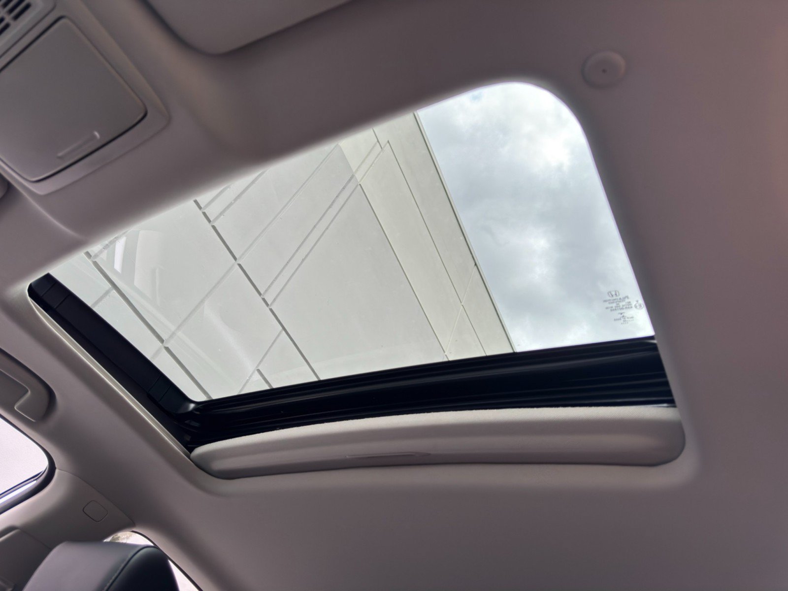 Used 2022 Honda Accord Touring image 11