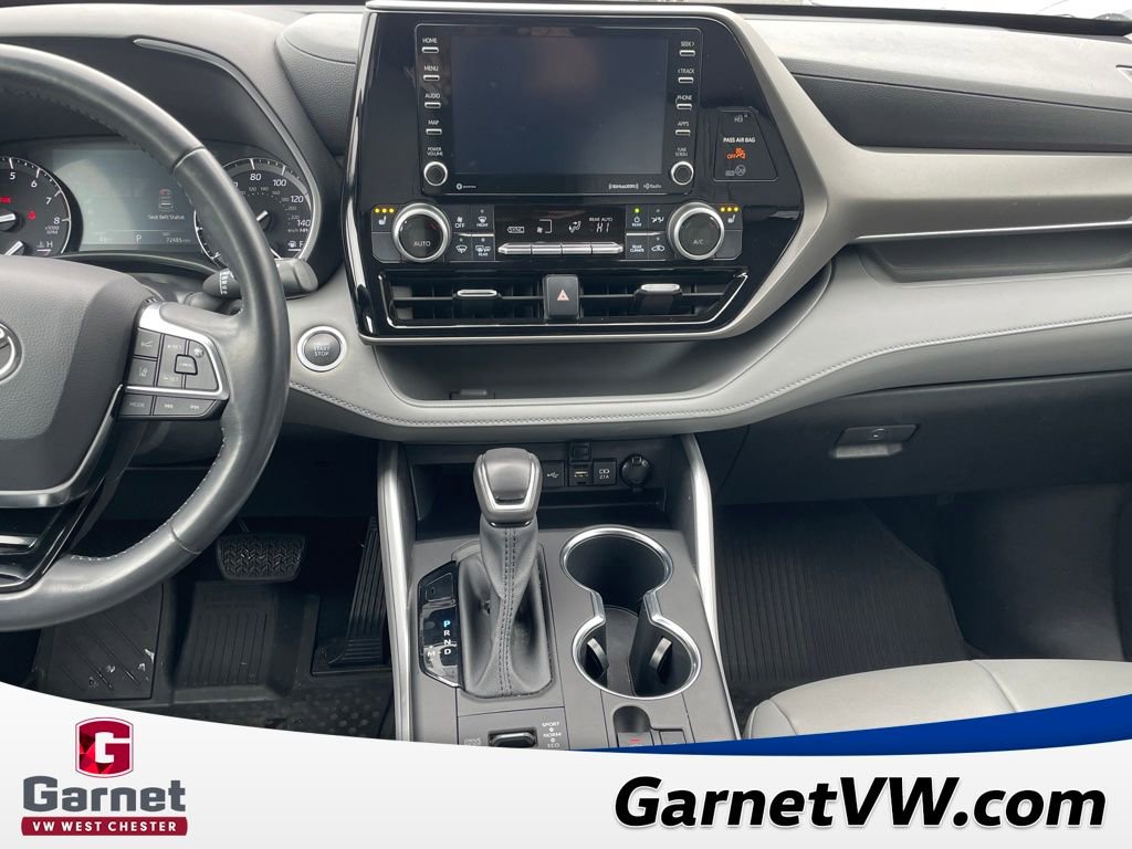 Used 2020 Toyota Highlander XLE image 18