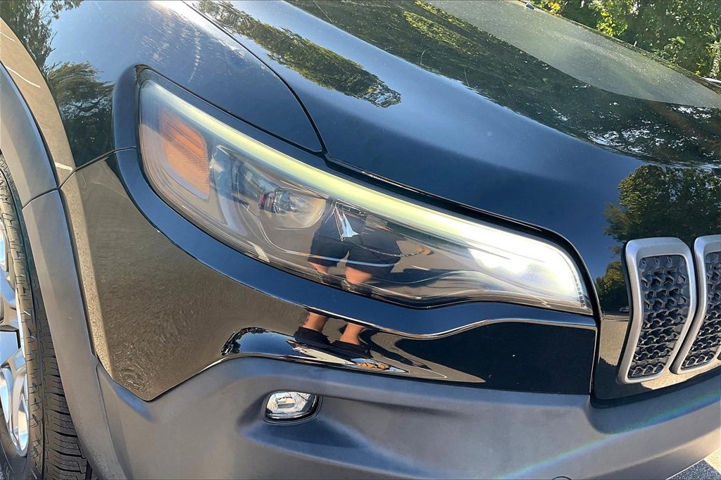 Used 2019 Jeep Cherokee Trailhawk w/ Cold Weather Group image 23