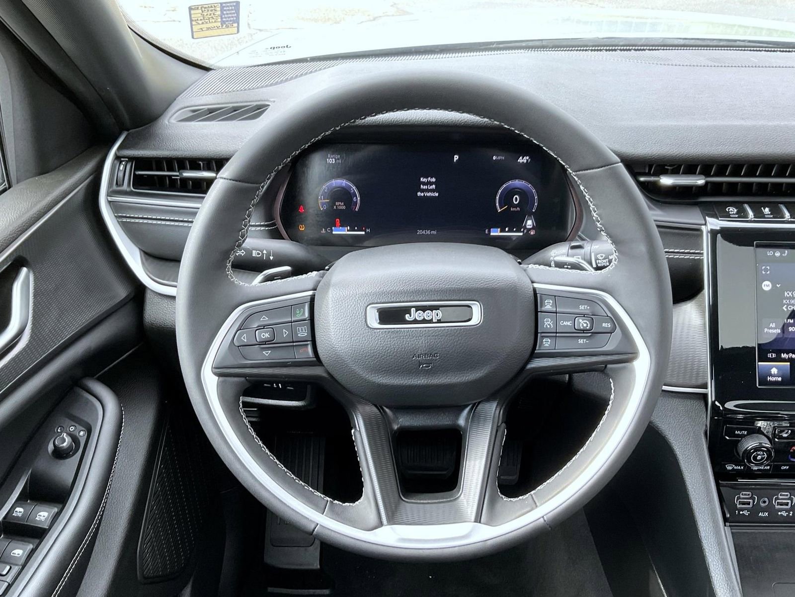 Used 2024 Jeep Grand Cherokee Altitude image 11