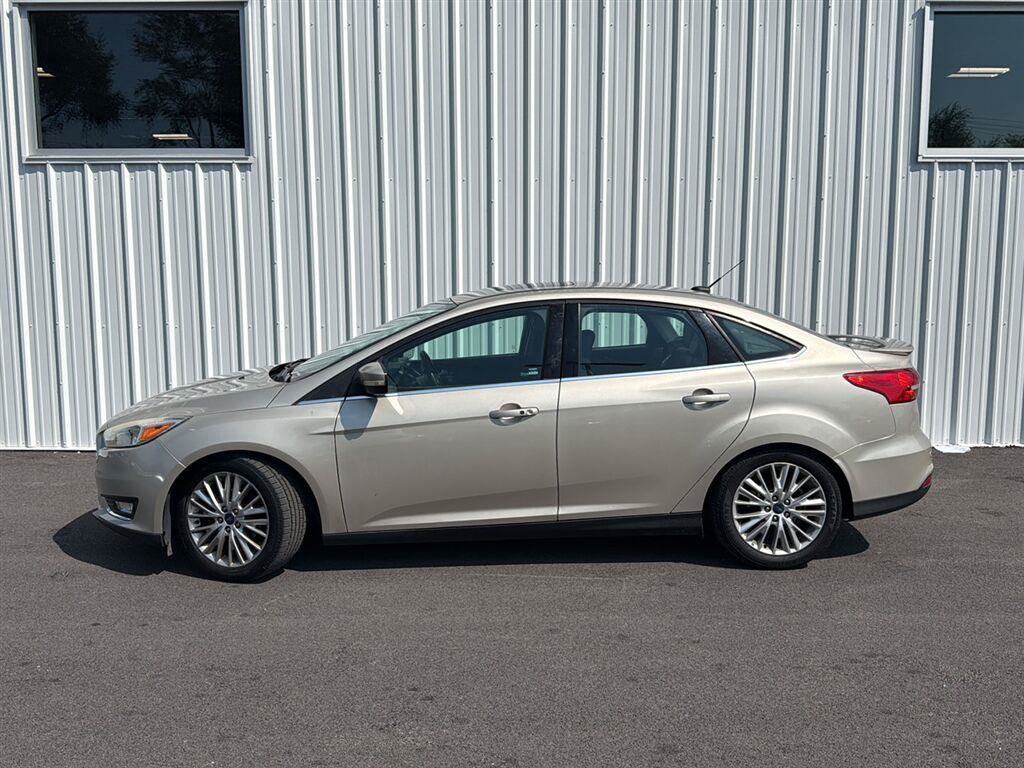 Used 2017 Ford Focus Titanium FWD image 5