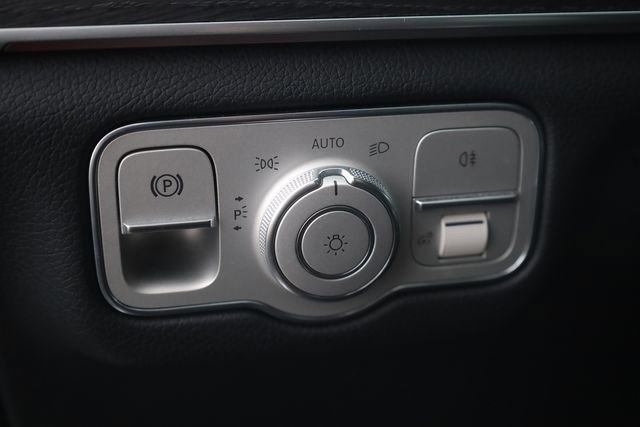 Used 2021 Mercedes-Benz GLE 350 4MATIC image 11