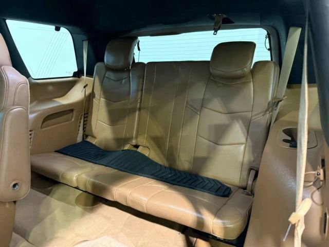 Used 2017 Cadillac Escalade Platinum image 15