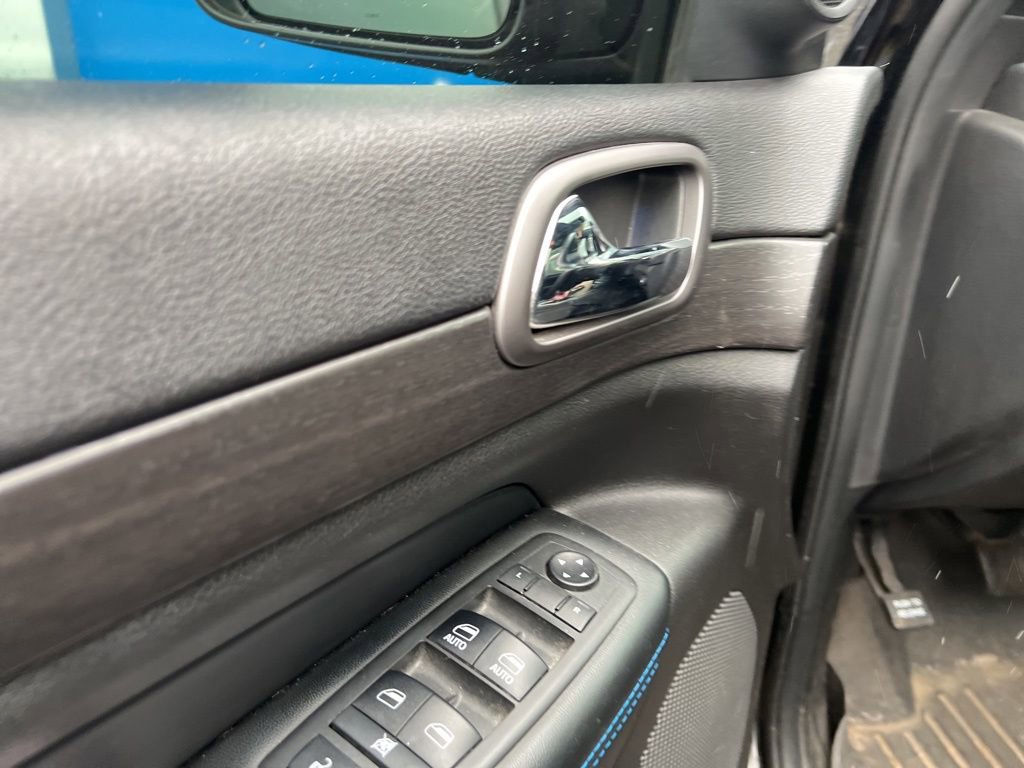 Used 2018 Jeep Grand Cherokee Laredo image 8