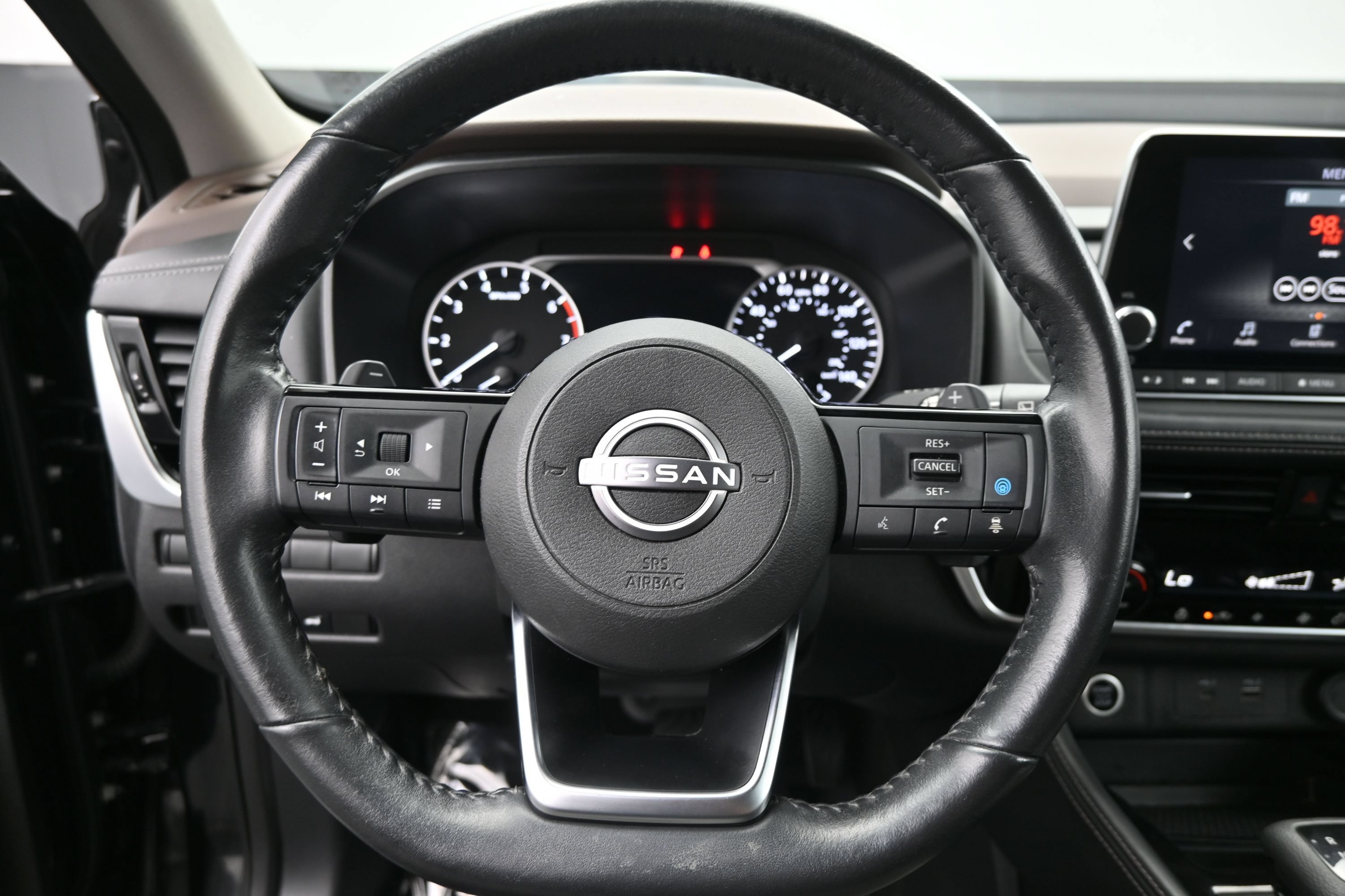 Used 2023 Nissan Rogue SL AWD/4WD image 11