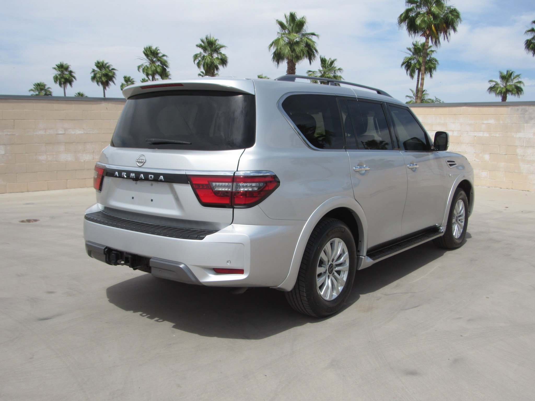 Used 2021 Nissan Armada SV RWD image 5