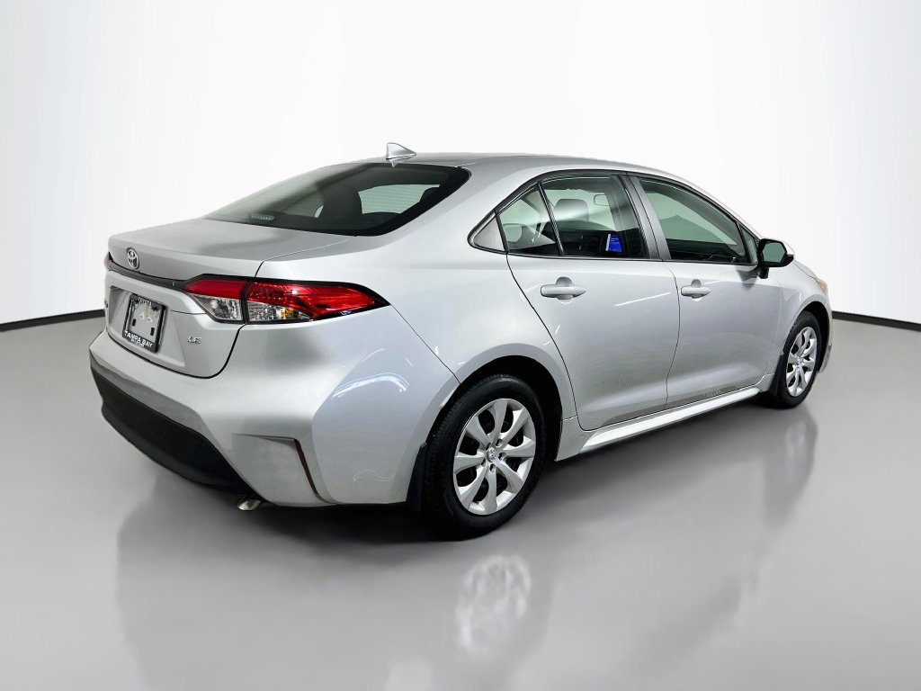 Used 2026 Toyota Corolla LE FWD image 3