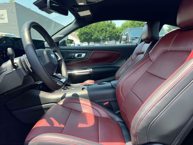 Used 2025 Ford Mustang GT Premium RWD image 14