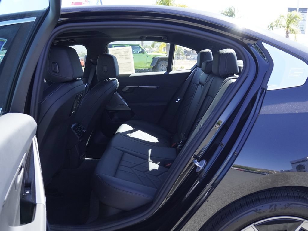 Used 2026 BMW 530i w/ Premium Package RWD image 24