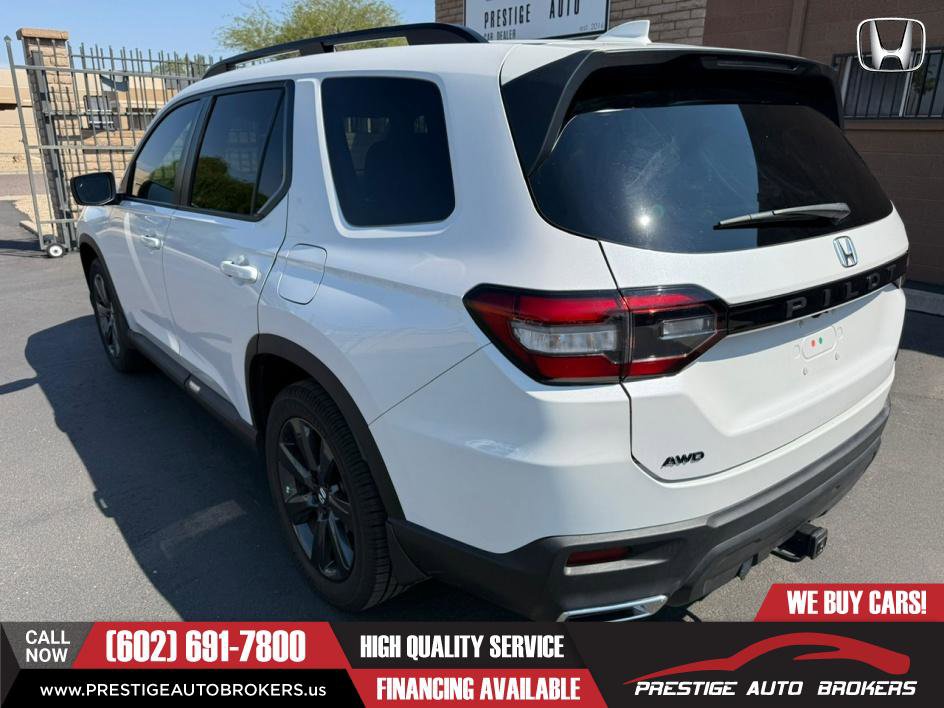 Used 2023 Honda Pilot Sport image 12