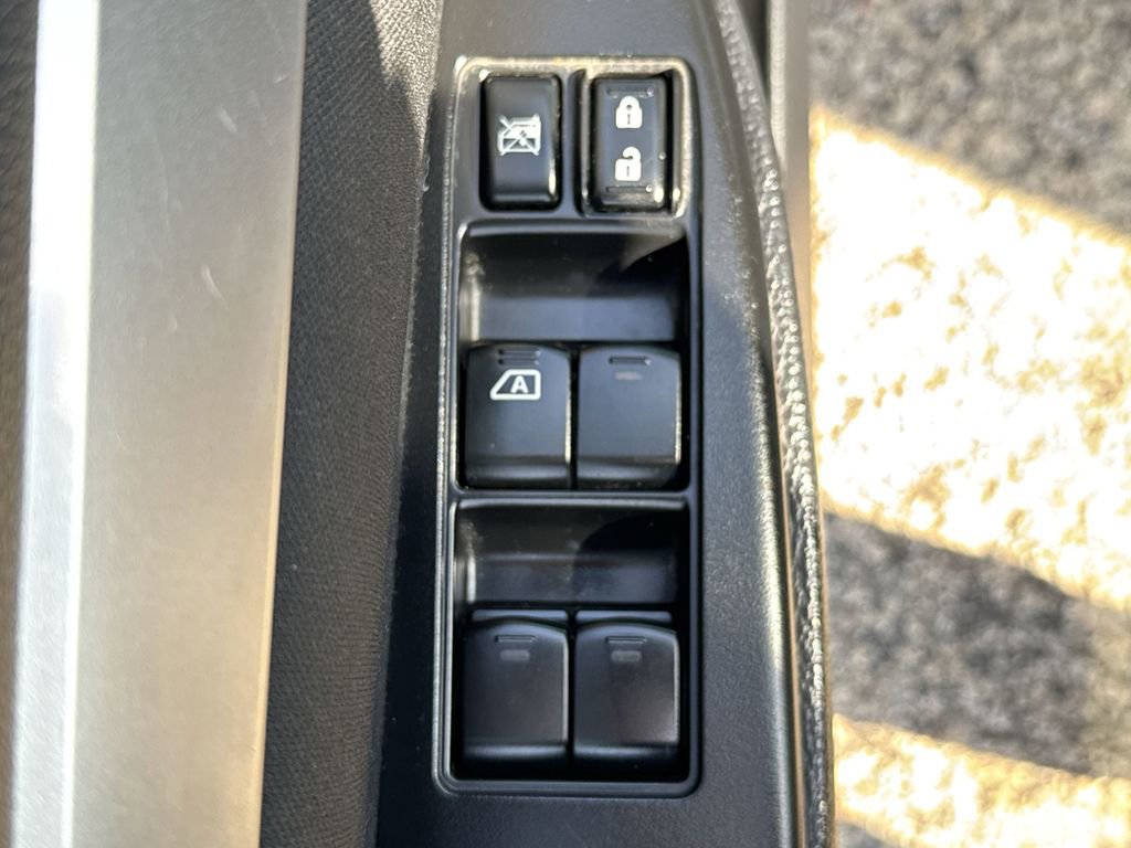 Used 2011 Subaru Legacy 2.5i Premium w/ All-Weather Pkg image 12