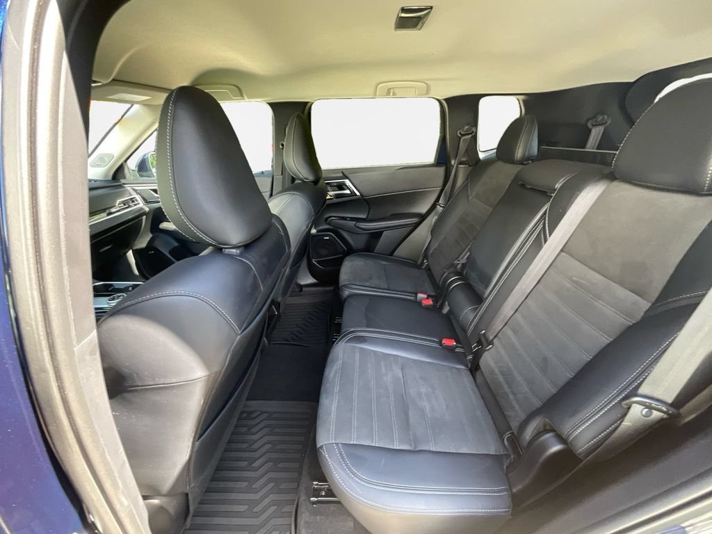 Used 2025 Mitsubishi Outlander SE AWD/4WD image 24