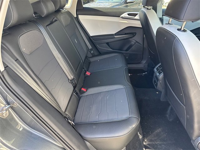 Used 2025 Volkswagen Taos SE image 15