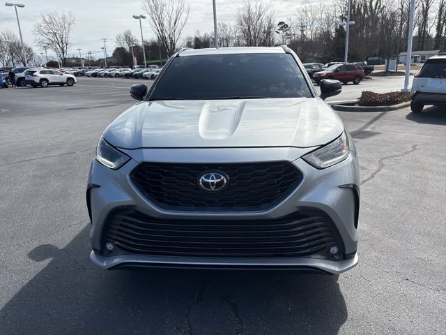 Used 2023 Toyota Highlander XSE image 2