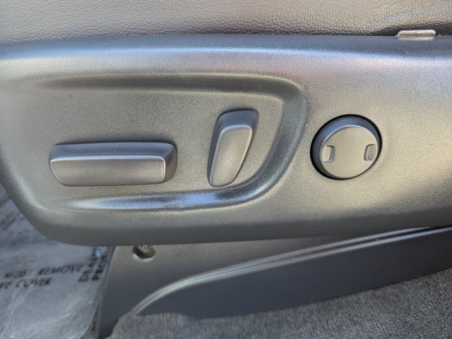 Used 2014 Toyota Sienna SE FWD image 13