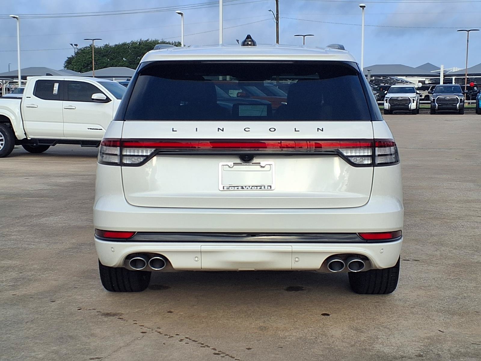 Used 2025 Lincoln Aviator Black Label w/ Jet Appearance Package AWD/4WD image 8