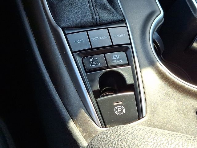 Certified 2022 Toyota Camry XLE w/ Navigation Upgrade Package FWD image 23