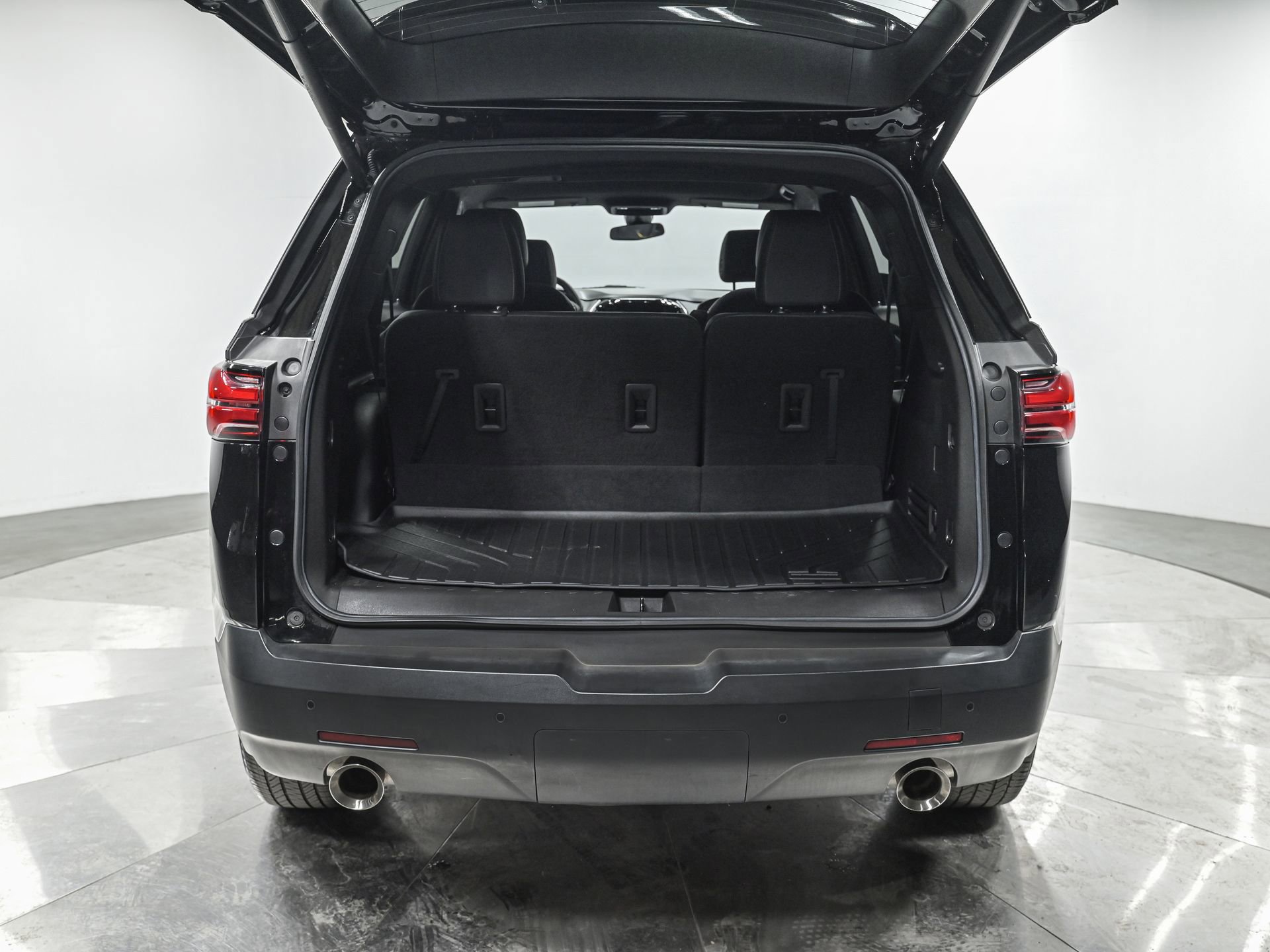 Used 2023 Chevrolet Traverse LT AWD/4WD image 6