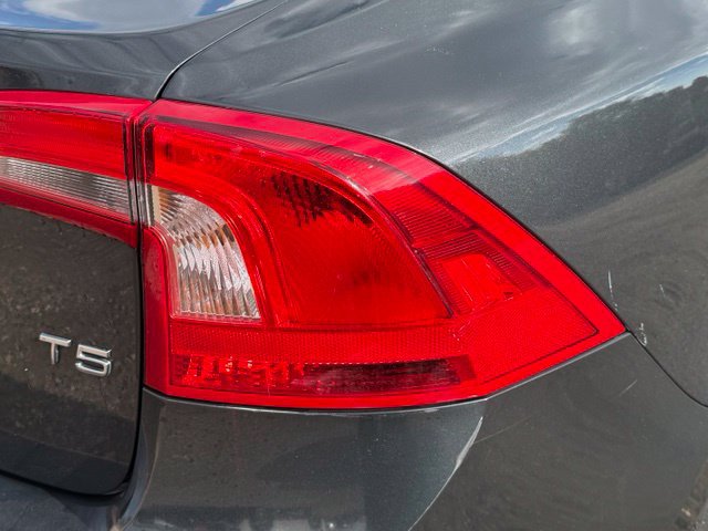 Used 2016 Volvo S60 T5 Premier w/ 19" Sport Package FWD image 12
