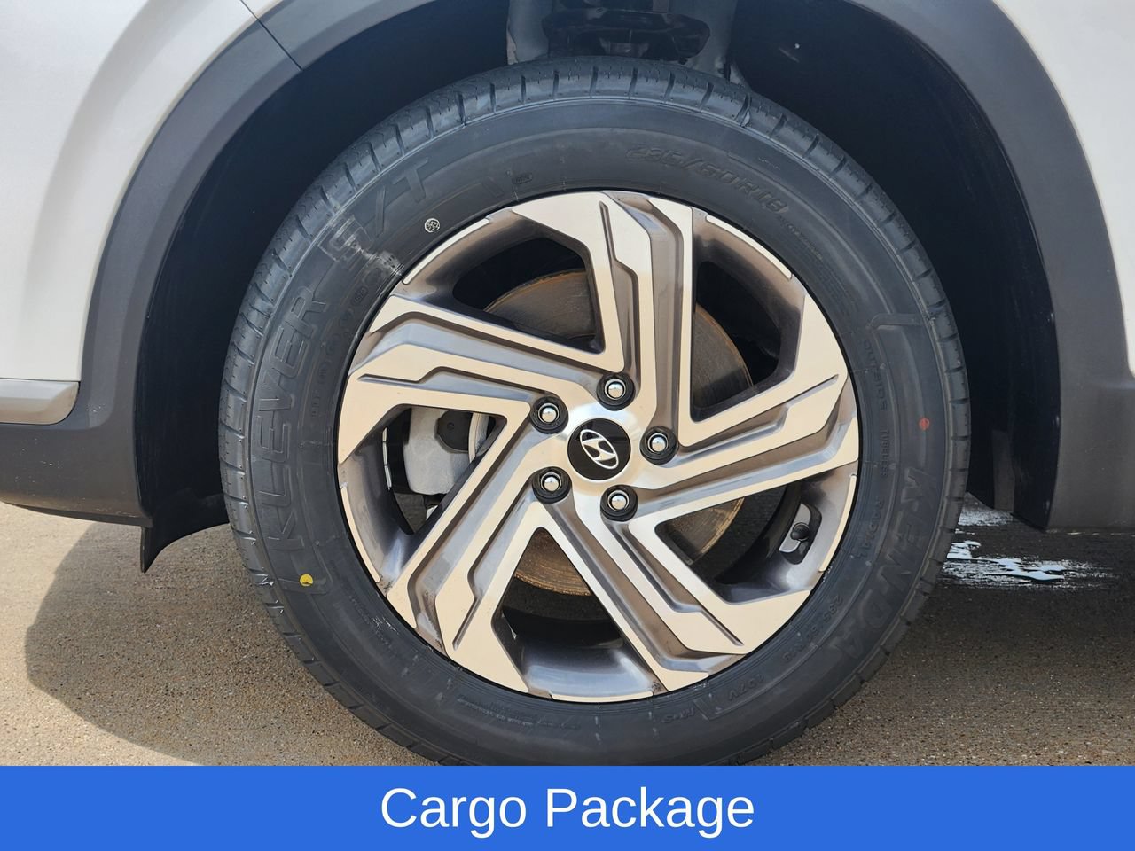 Certified 2023 Hyundai Santa Fe SEL w/ Cargo Package FWD image 9