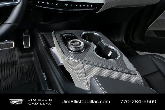 Certified 2025 Cadillac Optiq Luxury 2 w/ LPO, Floor Liner Package image 18