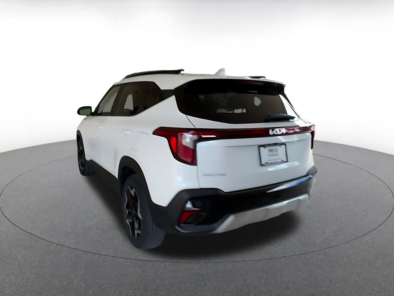 Used 2025 Kia Seltos S FWD image 11