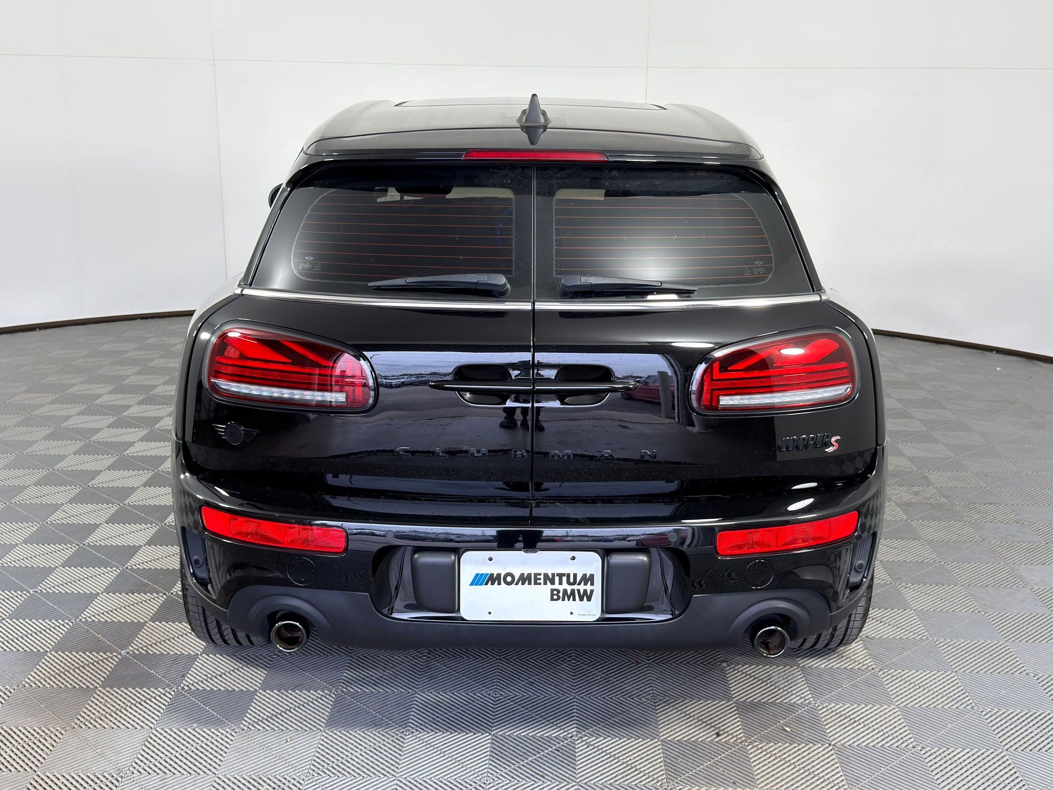 Used 2022 MINI Cooper Clubman S w/ Premium Package image 9