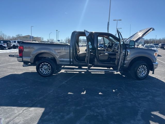 Used 2020 Ford F350 Lariat w/ Chrome Package image 16