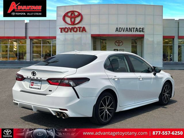 Used 2024 Toyota Camry SE w/ Cold Weather Package FWD image 7