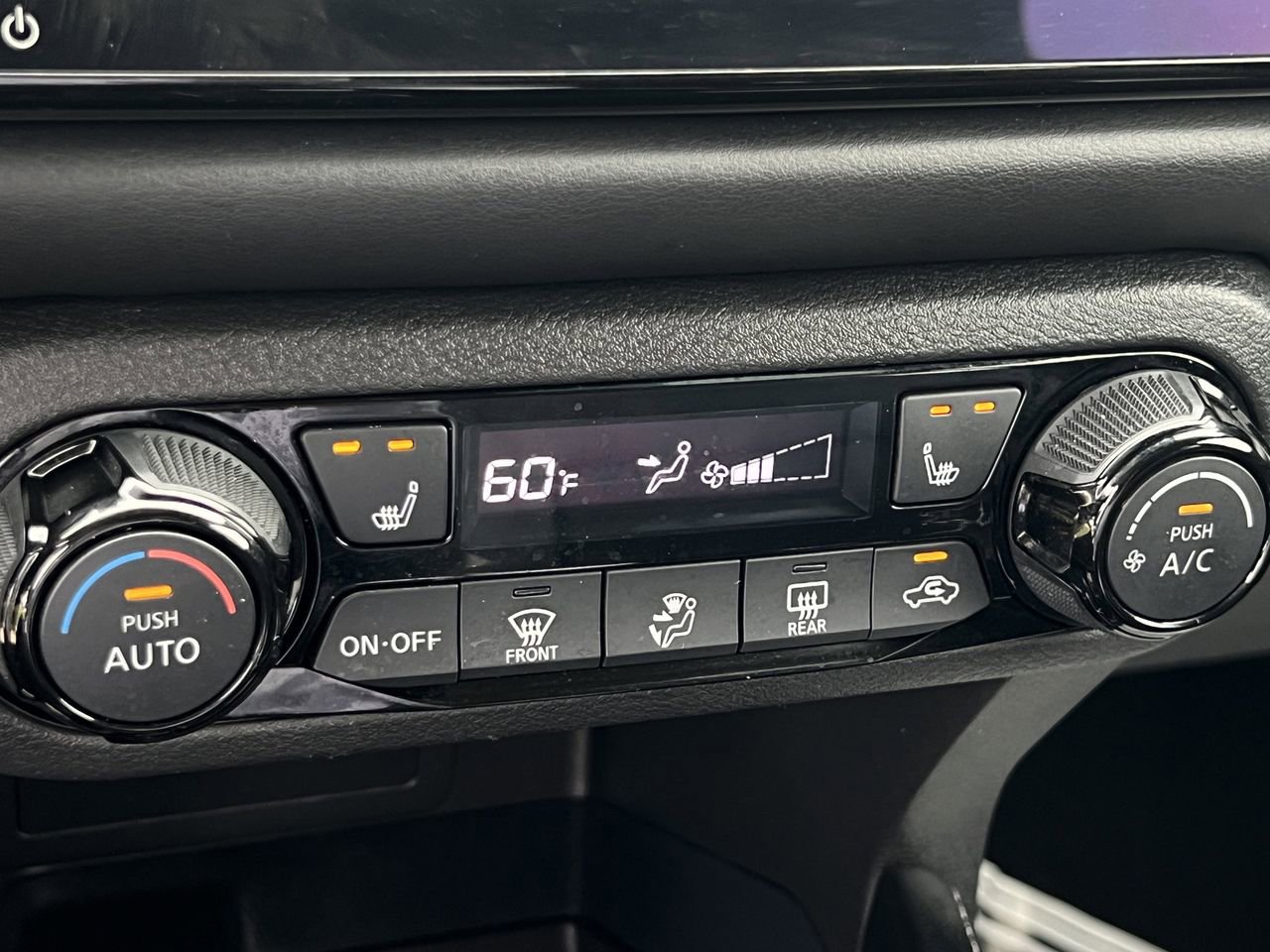 Used 2023 Nissan Kicks SR w/ SR Premium Package image 17