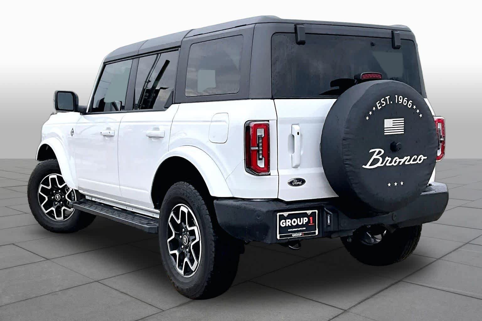 Used 2024 Ford Bronco Outer Banks AWD/4WD image 12