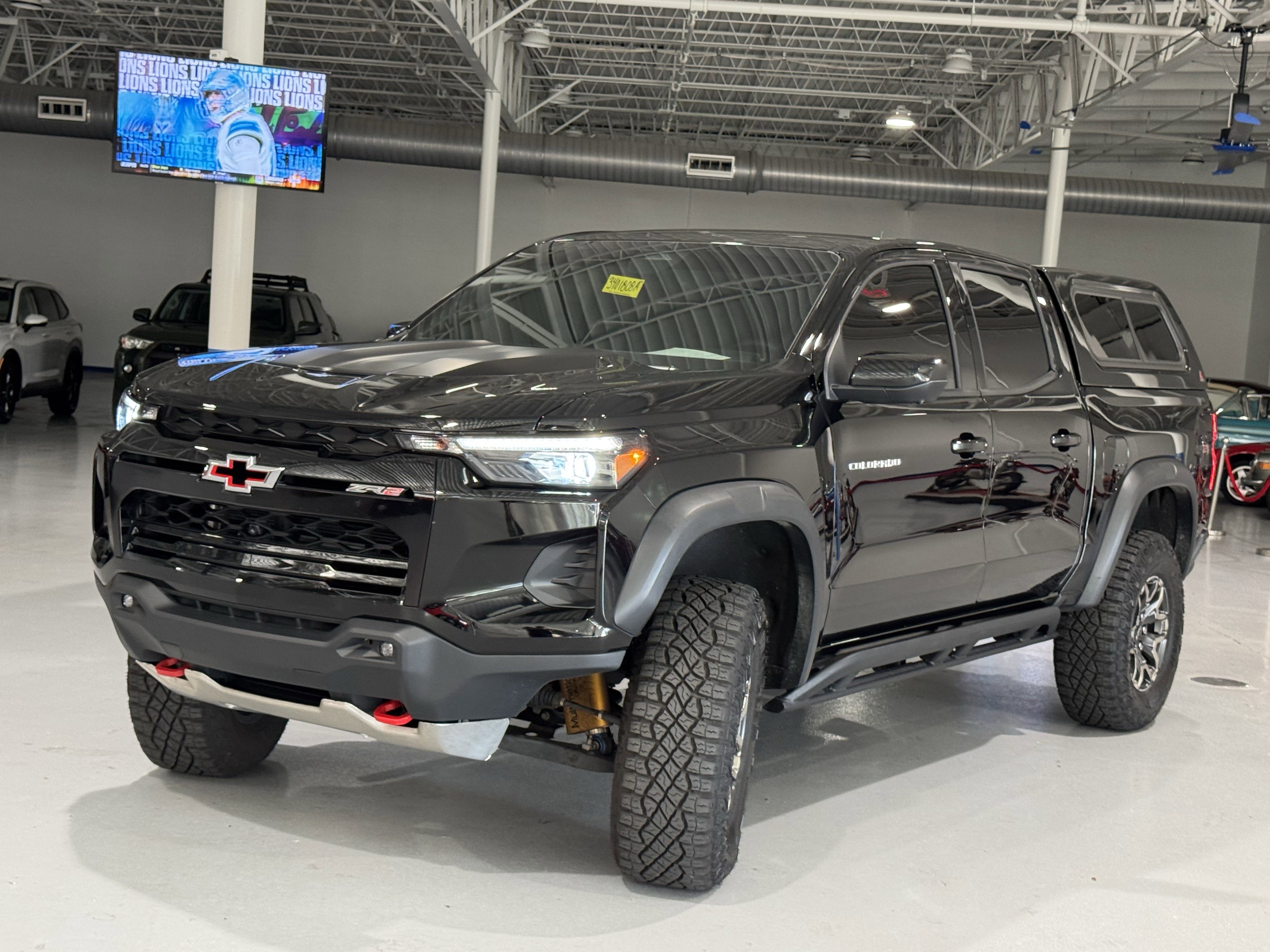 Used 2024 Chevrolet Colorado ZR2 w/ Technology Package image 15