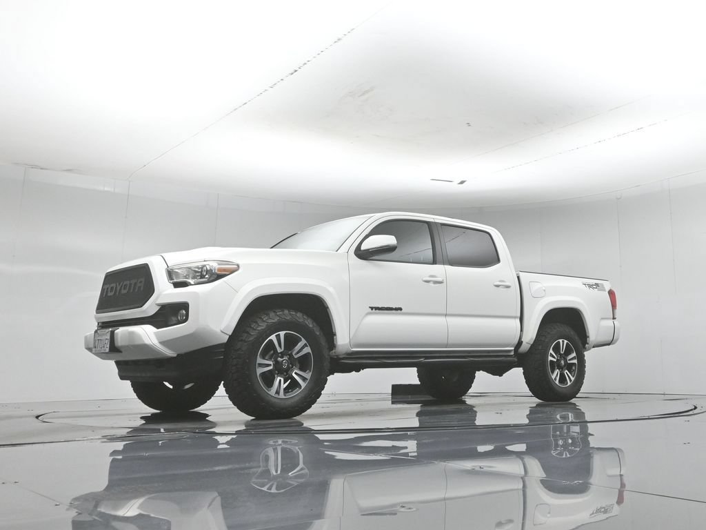 Used 2017 Toyota Tacoma TRD Sport w/ Tow Package RWD image 44