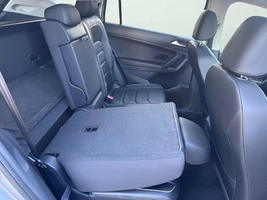 Used 2019 Volkswagen Tiguan SEL Premium AWD/4WD image 44