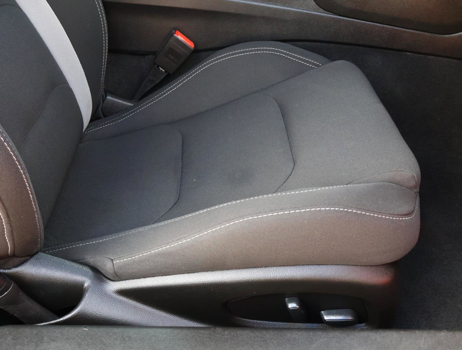 Used 2021 Chevrolet Camaro LT RWD image 15