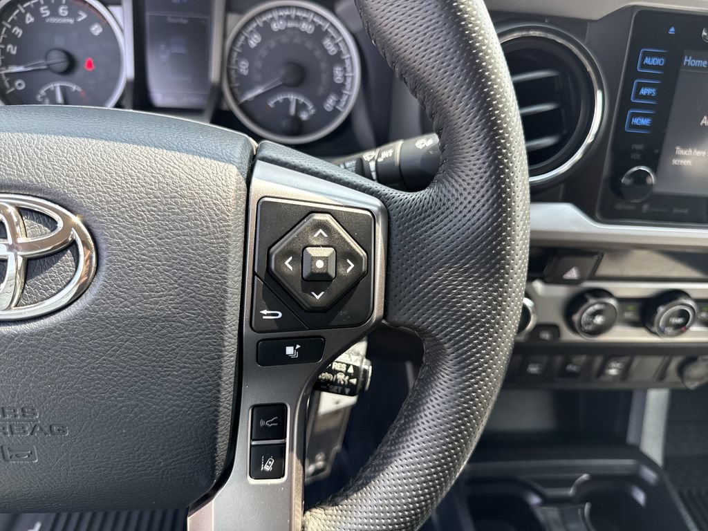 Used 2018 Toyota Tacoma SR5 AWD/4WD image 22