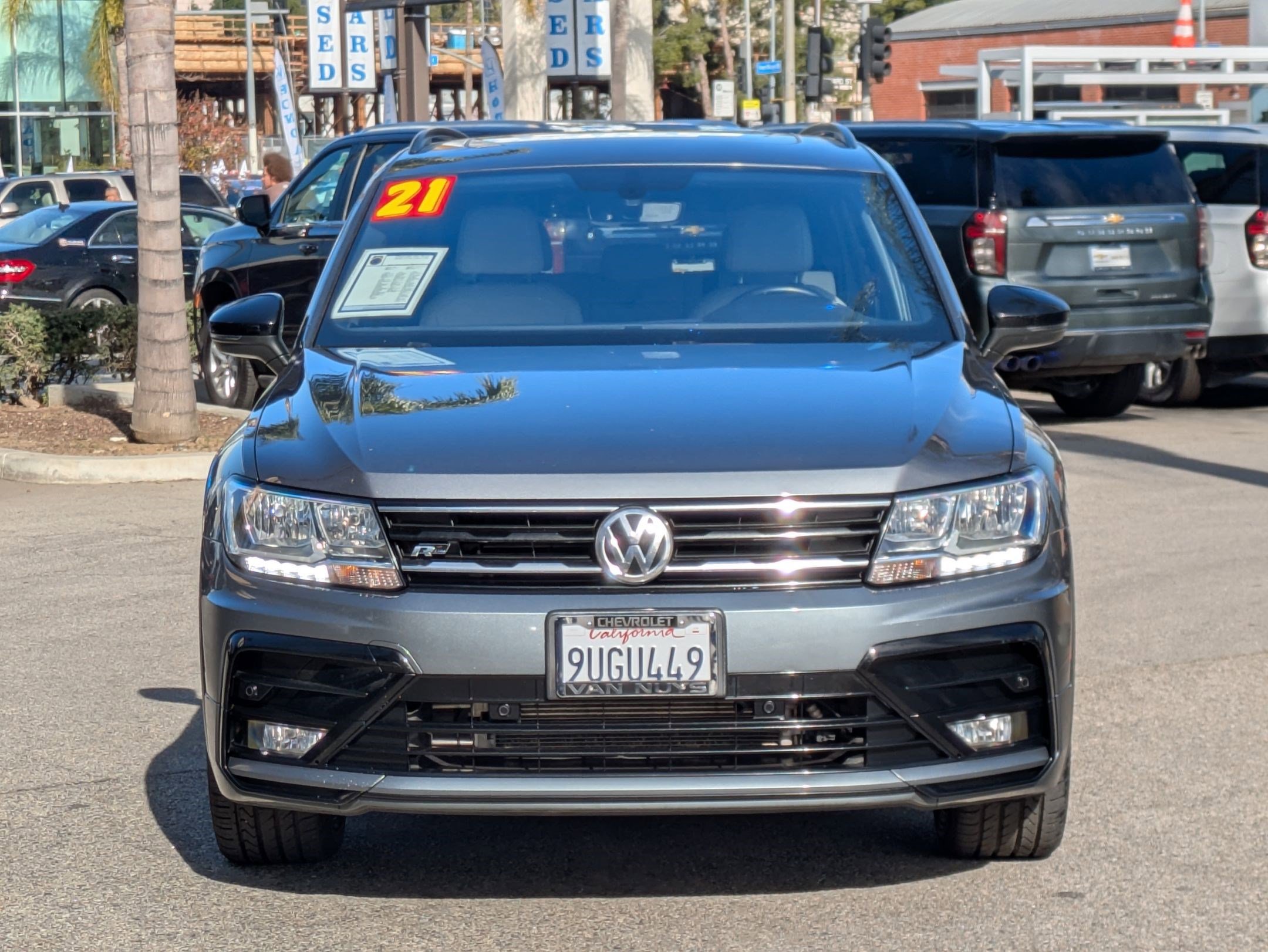 Used 2021 Volkswagen Tiguan SE image 2