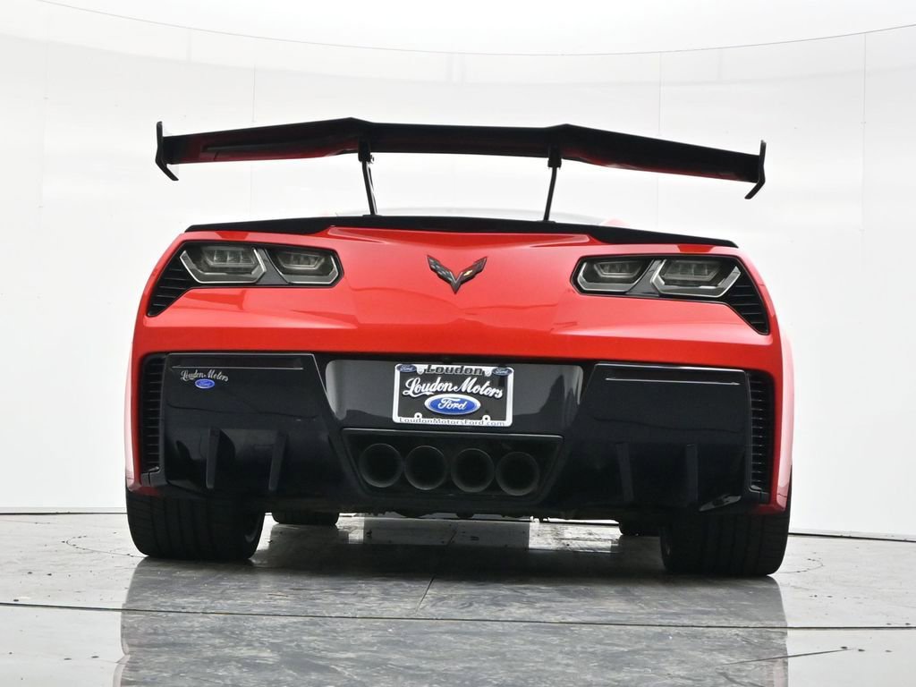 Used 2015 Chevrolet Corvette Z06 w/ 3LZ Preferred Equipment Group RWD image 44